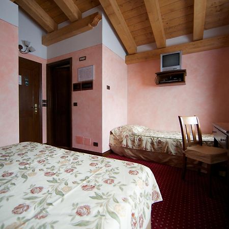 Hotel L' Aiglon Champoluc Esterno foto
