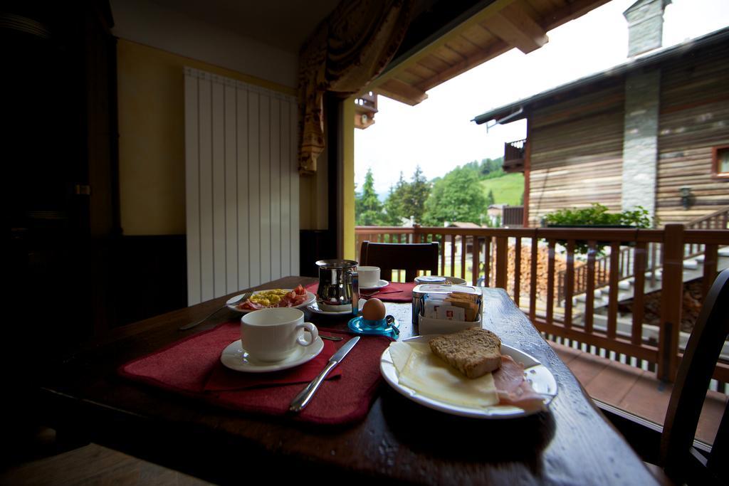 Hotel L' Aiglon Champoluc Camera foto