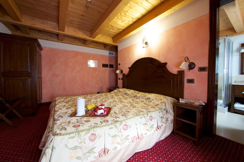 Hotel L' Aiglon Champoluc Esterno foto