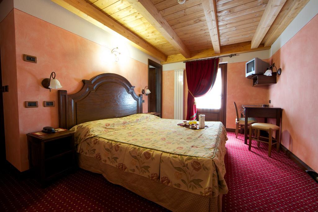 Hotel L' Aiglon Champoluc Camera foto