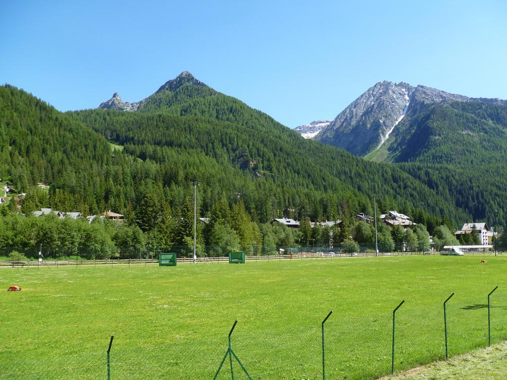Hotel L' Aiglon Champoluc Esterno foto