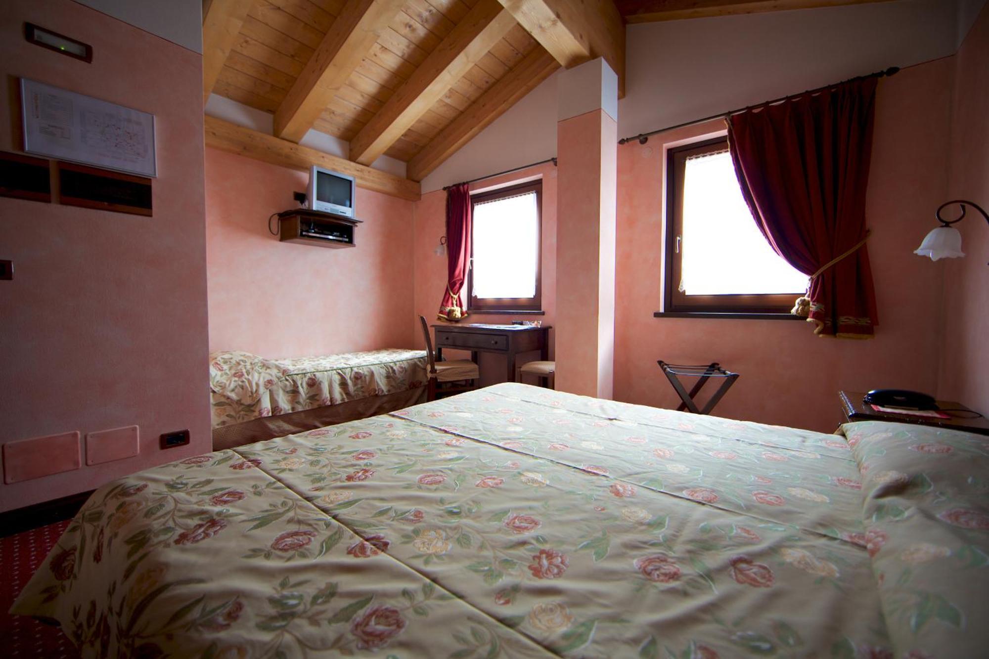 Hotel L' Aiglon Champoluc Camera foto