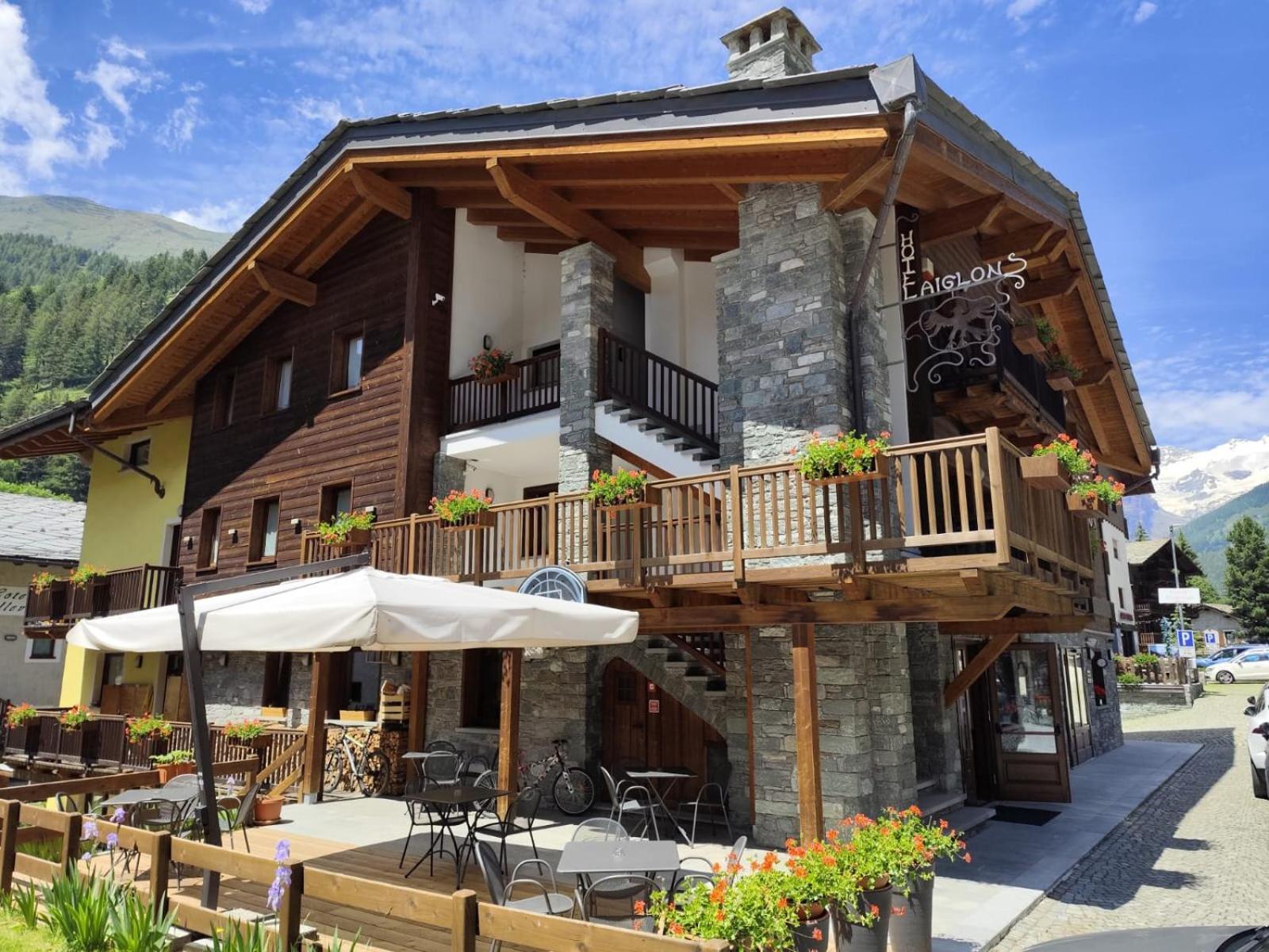 Hotel L' Aiglon Champoluc Esterno foto
