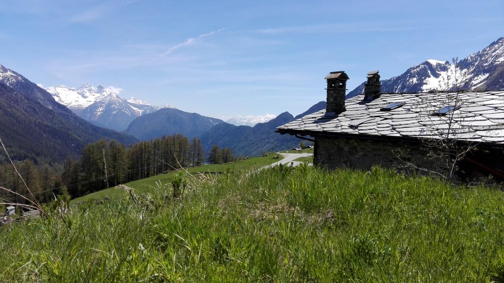 Hotel L' Aiglon Champoluc Esterno foto
