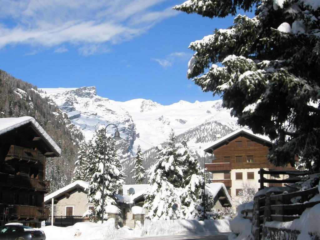 Hotel L' Aiglon Champoluc Esterno foto