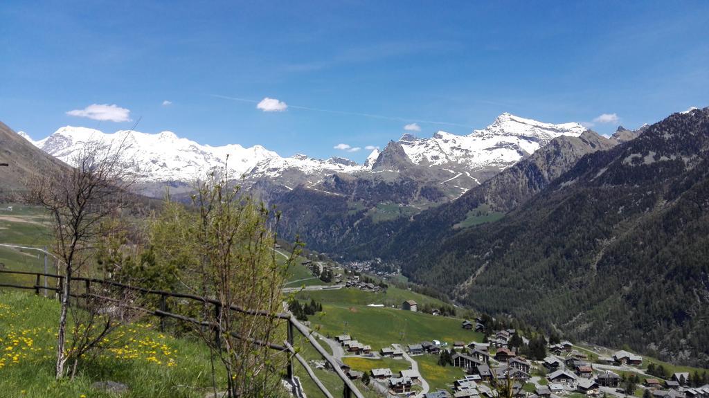 Hotel L' Aiglon Champoluc Esterno foto