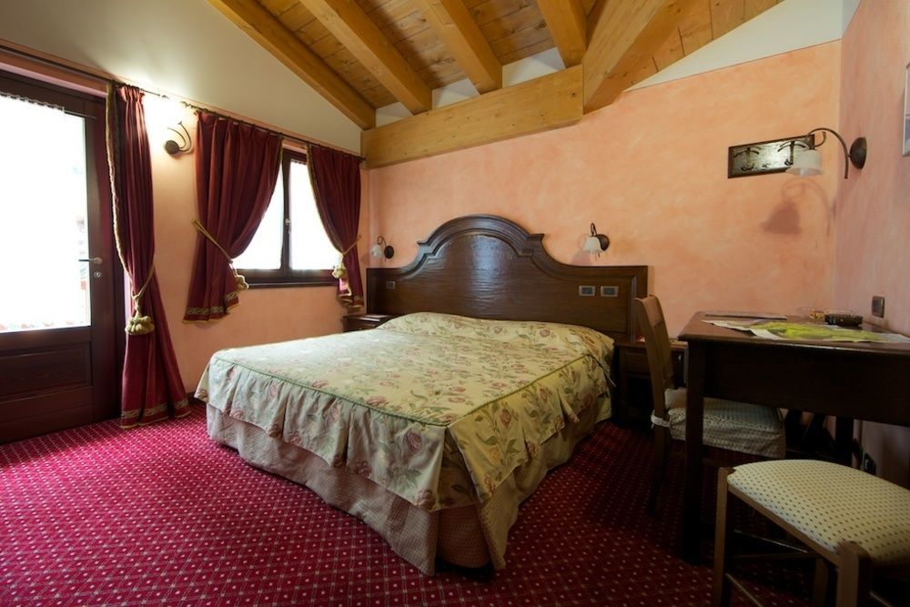 Hotel L' Aiglon Champoluc Esterno foto