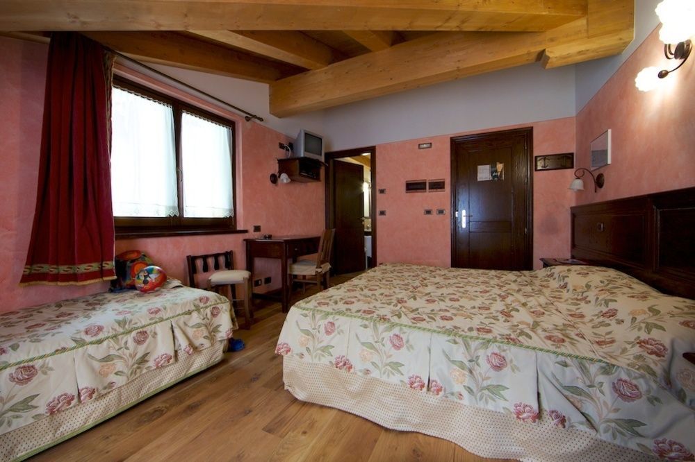 Hotel L' Aiglon Champoluc Esterno foto