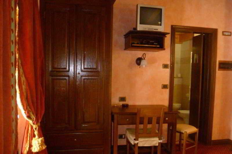 Hotel L' Aiglon Champoluc Esterno foto