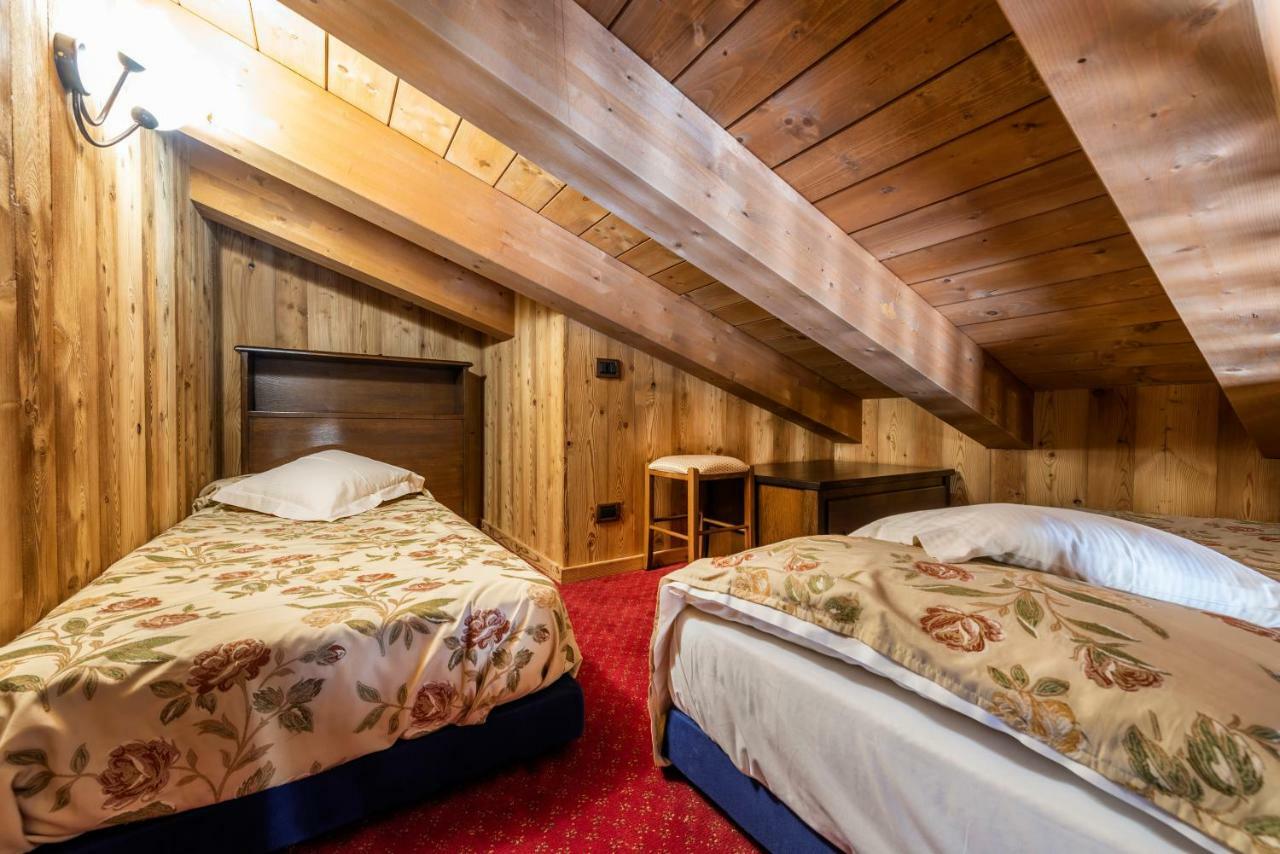 Hotel L' Aiglon Champoluc Esterno foto