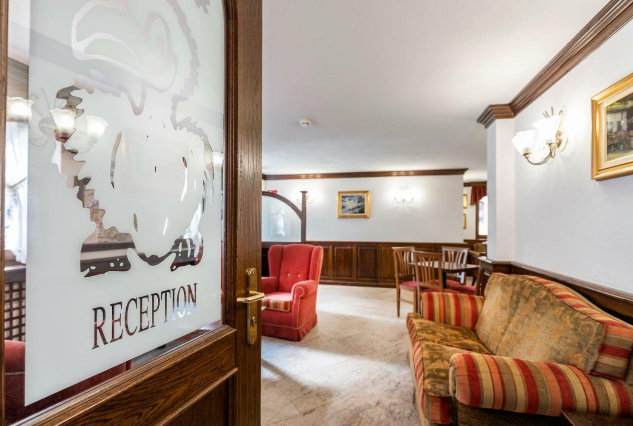 Hotel L' Aiglon Champoluc Esterno foto