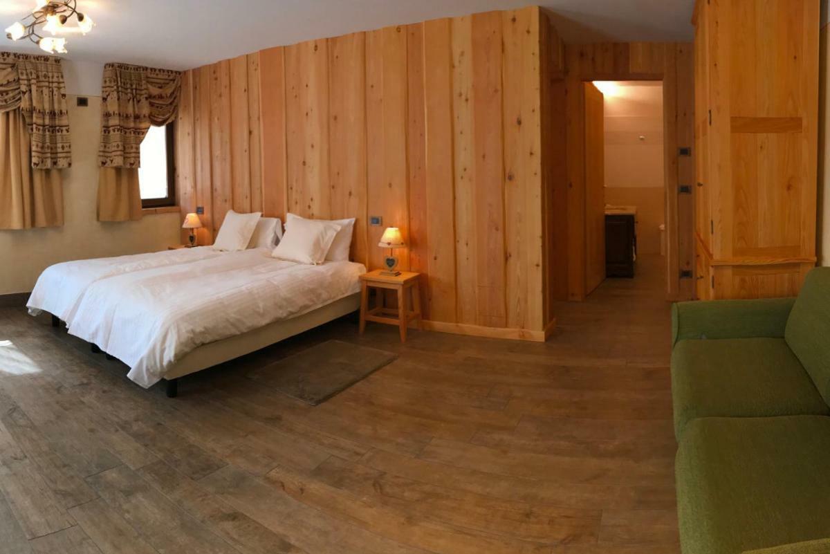 Hotel L' Aiglon Champoluc Esterno foto