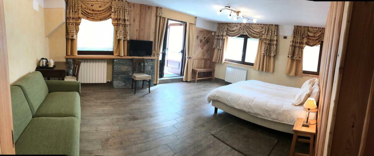 Hotel L' Aiglon Champoluc Esterno foto